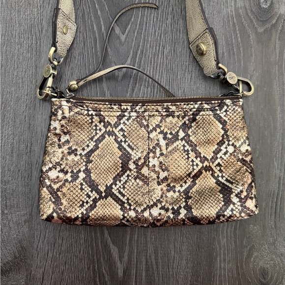 Hobo Darcy Crossbody Bag - Picture 7 of 10